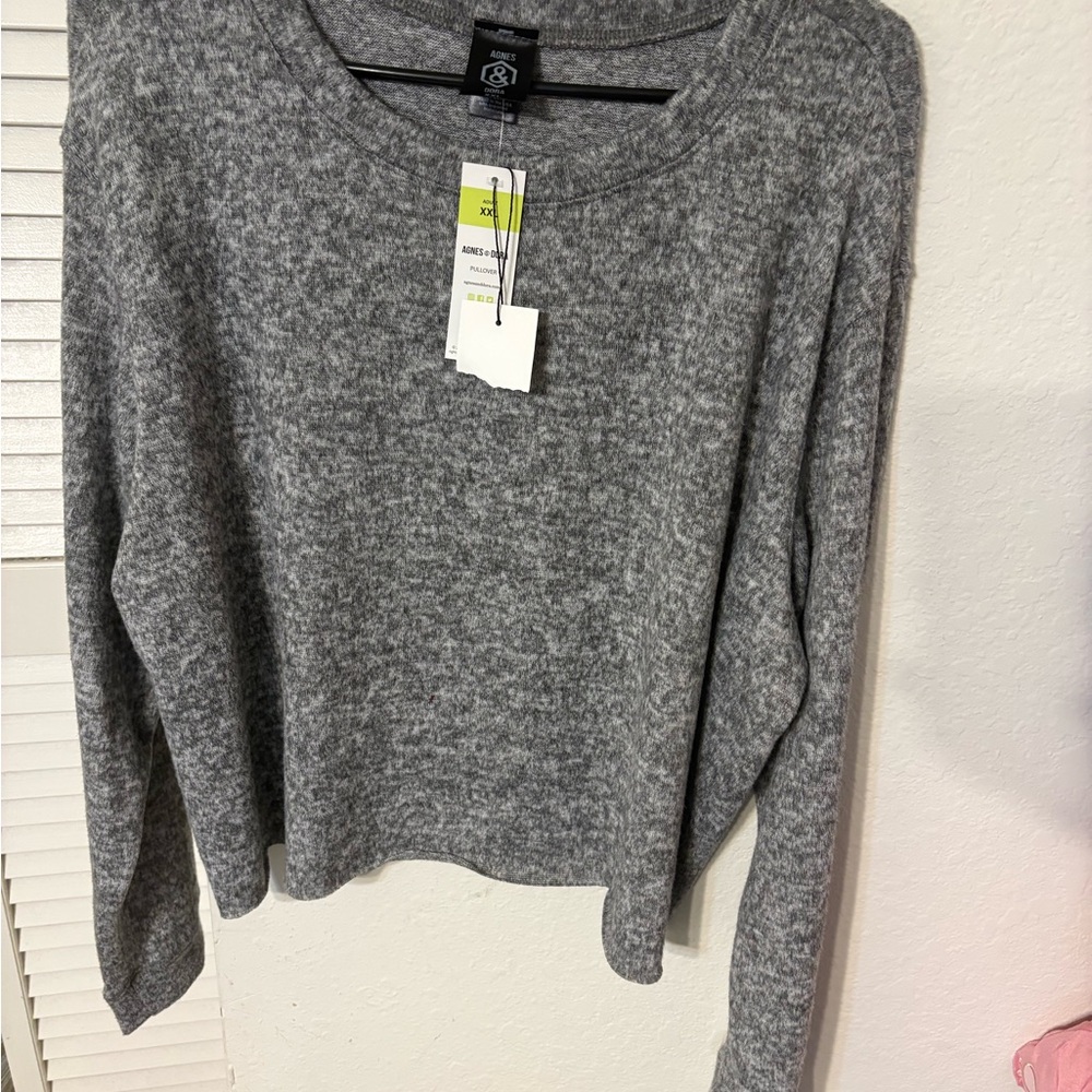 Agnes & Dora Heather Gray Crew Neck Cropped Sweater. NWT. - Picture 8 of 14